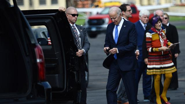 Bidena Connecticut ziyaretinde protesto: Bizim başkanımız değilsin