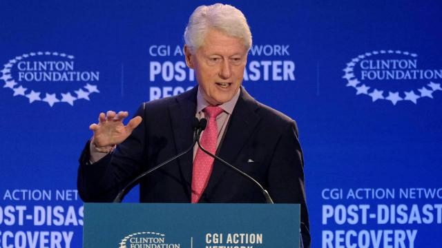 Eski ABD Başkanı Clinton hastaneye kaldırıldı