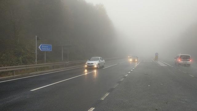 Bolu Dağında sis ve yağmur etkili oluyor