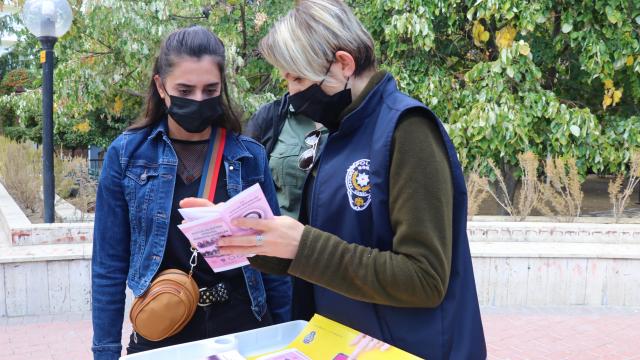 Burdur Emniyet Müdürlüğünden narkotik, siber ve kadına şiddet suçlarına yönelik bilgilendirme