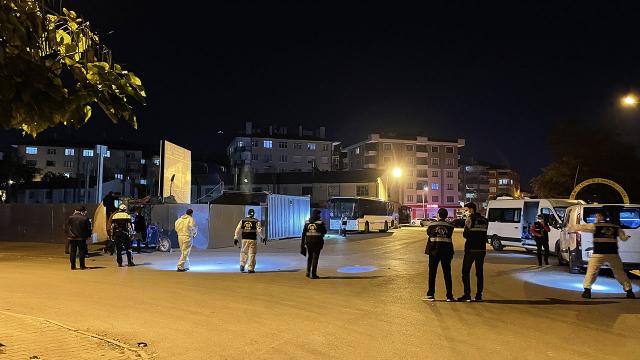 Konyada çöp konteynerinde patlama: Ev ve iş yerlerinin camları kırıldı