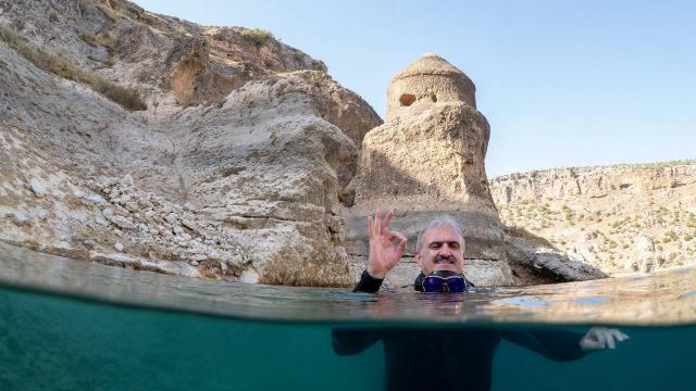 Diyarbakır Valisinden Eğil Baraj Gölünde dalış: Herkesi davet ediyoruz
