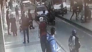 Engelli ve arkadaşına "yolu kapattın" dayağı