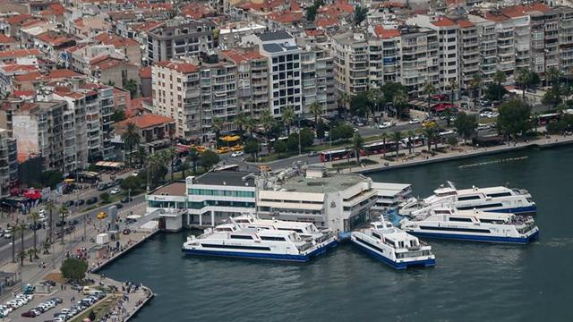 İzmirde vapur seferleri normale döndü