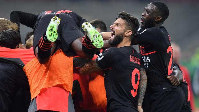 Milan, Hellas Veronayı geriden gelip 3-2 mağlup etti