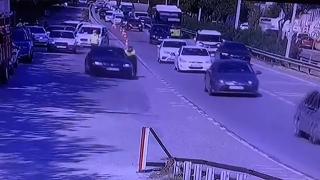 Kaçmaya çalışan otomobili durdurmaya çalışan polis yaralandı