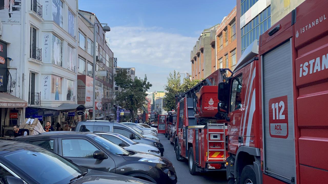 Fatih'te bir iş yerinde yangın çıktı