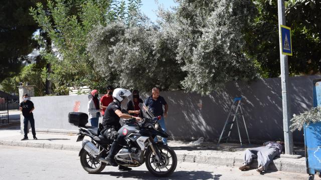 Zeytin toplamak isterken merdivenden düşen kişi yaralandı