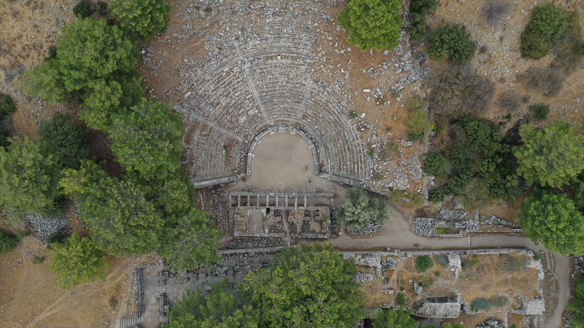 "Bu duvar resimleri birkaç farklı katmandan oluşuyor"