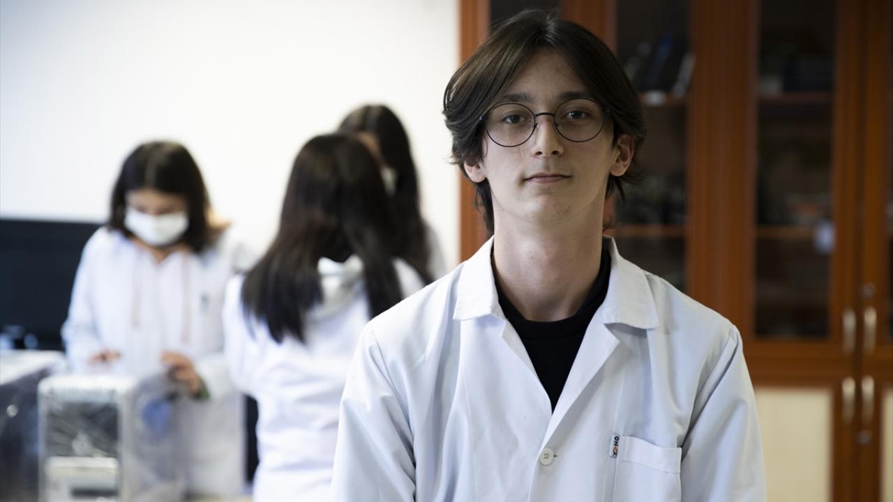 "Proje, köy okullarındaki kardeşlerimizle aramızda bir sevgi bağı oluşturuyor"