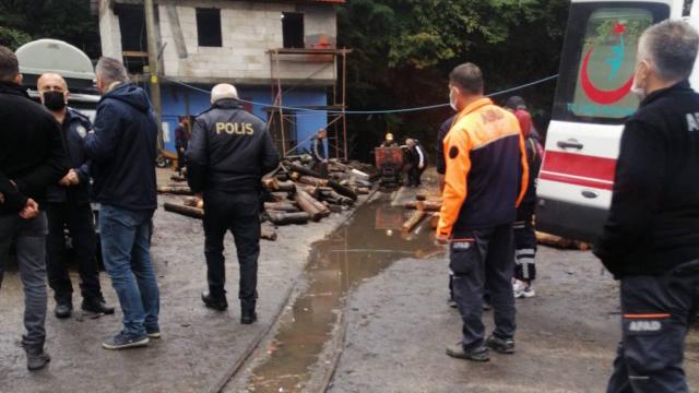 Zonguldaktaki maden ocağında 3 işçi göçük altında kaldı