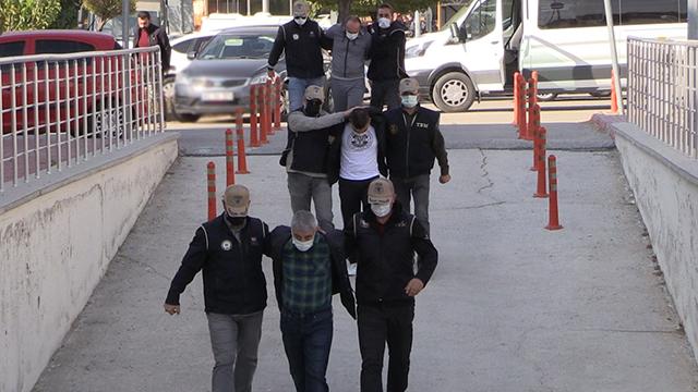 El yapımı patlayıcıları çöp konteynerine bırakan 3 şüpheli yakalandı