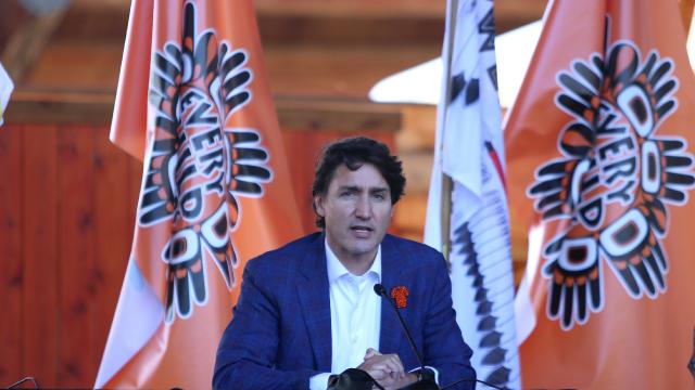 Trudeaudan özür: Yerlileri anma töreni davetine cevap vermediğim için pişmanım