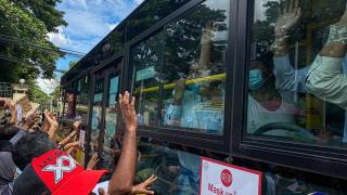 Myanmar’da yüzlerce mahkum serbest bırakıldı