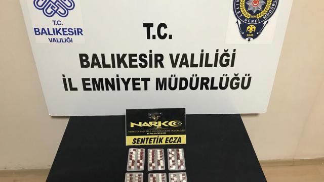 Balıkesirde uyuşturucu operasyonlarında yakalanan 4 zanlı tutuklandı
