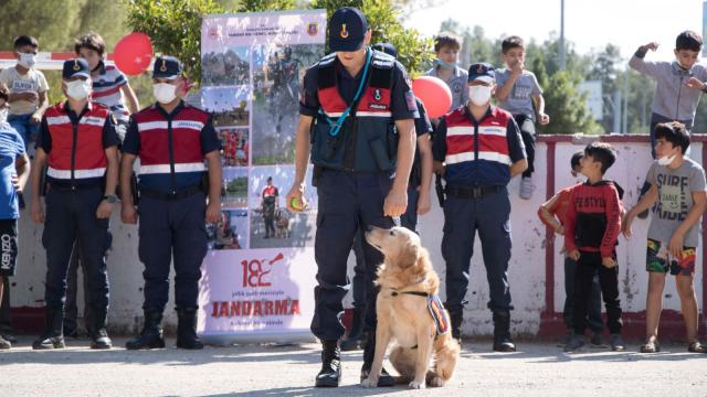 Jandarmadan özel çocuklar için eğlence programı