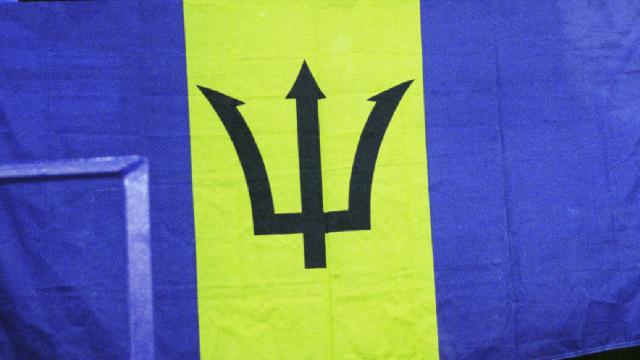 Barbados resmen bağımsız