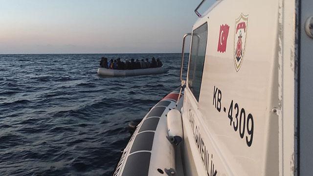 Yunanistan ölüme itti, 112 düzensiz göçmeni Türkiye kurtardı