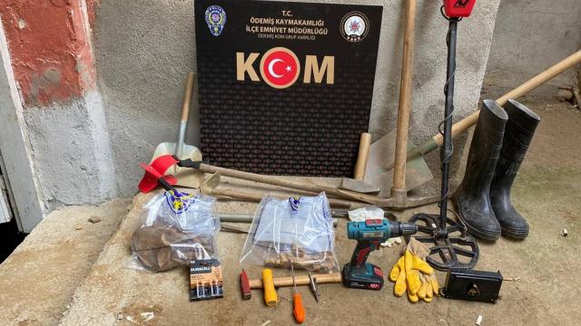 İzmirde kaçak kazı yapan 3 kişi yakalandı