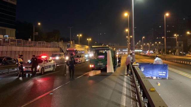 İstanbulda taksinin çarptığı yaya hayatını kaybetti