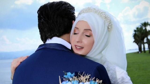 Aşı yaptırmadı, karnındaki bebeğiyle birlikte hayatını kaybetti