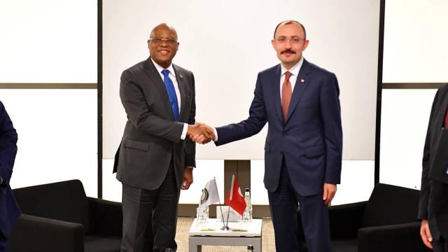 Bakan Muş, Afrikalı mevkidaşları ile görüştü