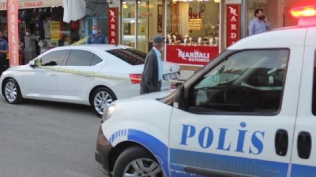 Adanada iş yerinin önünde silahlı saldırıya uğrayan kuyumcu yaralandı