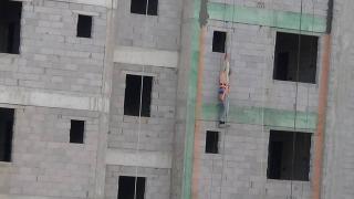 Emniyet halatı sayesinde hayatta kaldı