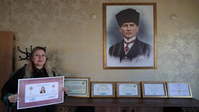 Emekli makine mühendisi öğretmen hukuk fakültesini de bitirerek avukat oldu