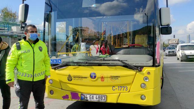 Ataşehirde İETT otobüsü ile motosiklet çarpıştı