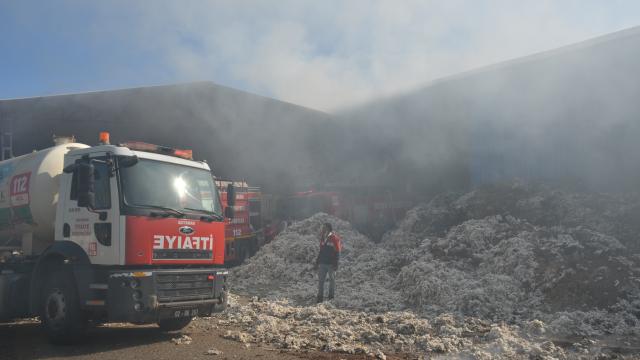 Adıyamanda çırçır fabrikasında çıkan yangın kontrol altına alındı
