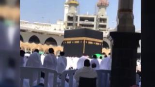 Kabe'de sosyal mesafesiz ilk cuma namazı