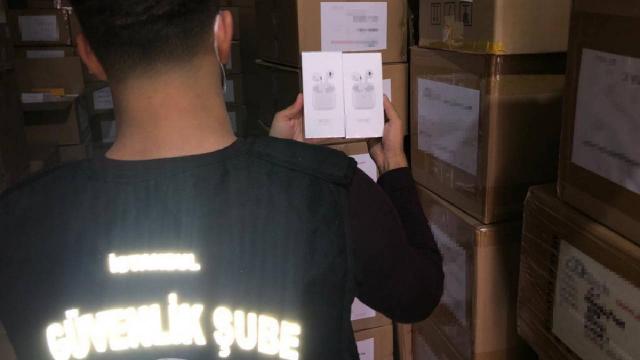 İstanbulda 84 milyon liralık kaçak elektronik eşya ele geçirildi