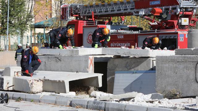 Vanda deprem tatbikatı yapıldı