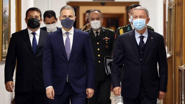 Bakan Akar, Sırbistanlı mevkidaşı Nebojsa Stefanoviç ile görüştü