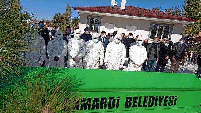 Şehidin anne ve babası 6 gün arayla koronavirüsten yaşamını yitirdi
