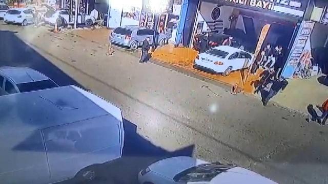 Aracının kusurlarını kabul etmedi, ekspertiz çalışanlarını bıçakladı
