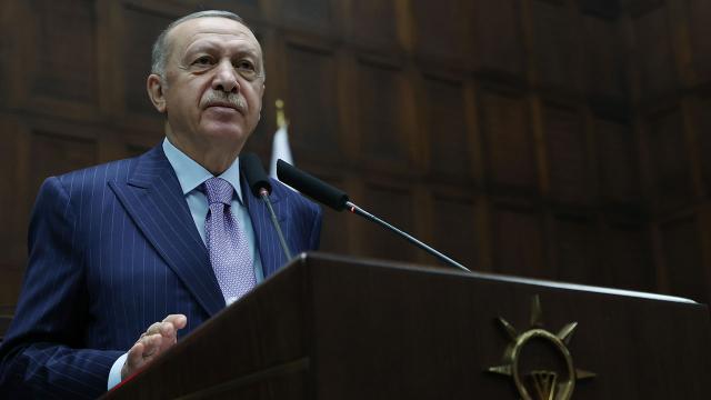 Erdoğan, Kılıçdaroğlu'ndan kazandığı tazminatı burs olarak bağışladı