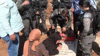 Kudüslü acılı anneden İsrail'in Müslüman mezarlığındaki yıkımına tepki