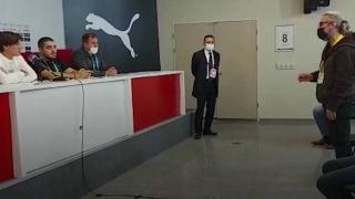 Sivaslı gazetecilerden Montello'ya protesto