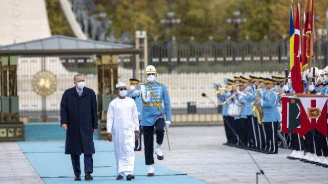 Cumhurbaşkanı Erdoğan, Çad Geçiş Dönemi Devlet Başkanı Itnoyu karşıladı