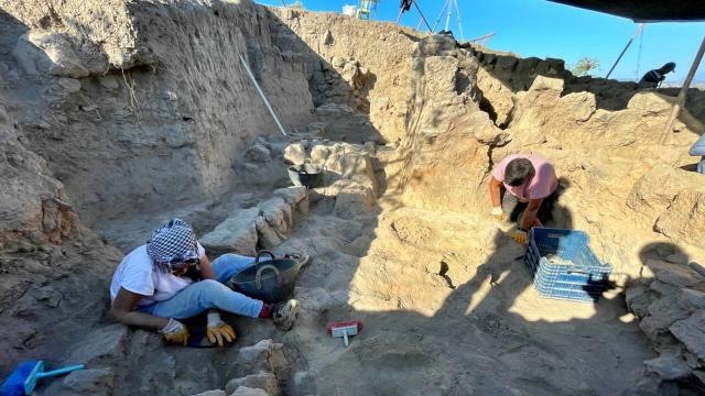 Tatarlı Höyükte 4 bin yıl öncesine ait çöp çukuru bulundu