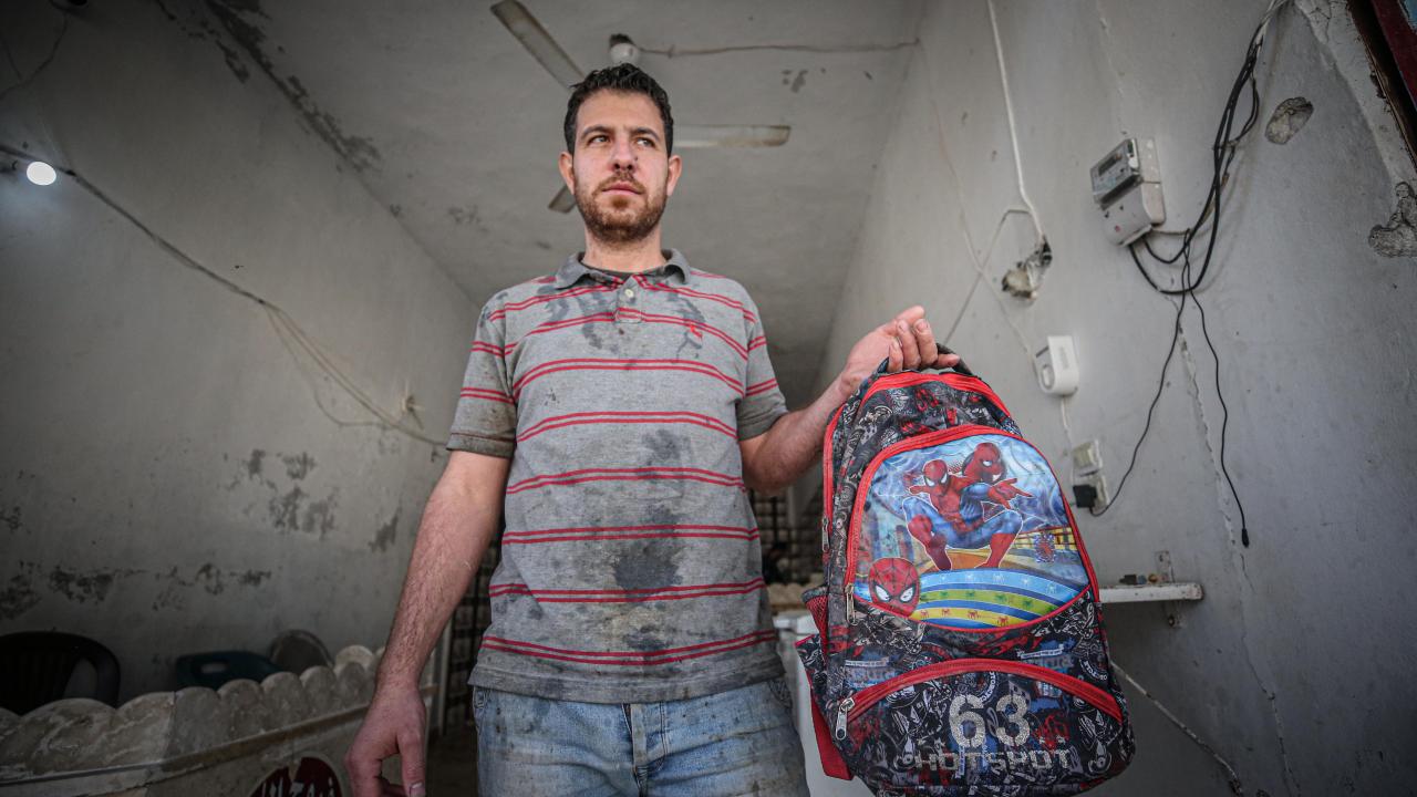 İdlib`de saldırıda iş yerleri zarar gören esnaf Mustafa Kıreydi: 