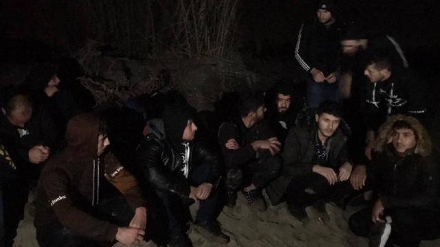 Antalyada 15 düzensiz göçmen yakalandı