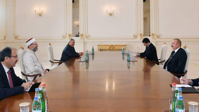 Azerbaycan Cumhurbaşkanı Aliyev, Diyanet İşleri Başkanı Erbaşı kabul etti