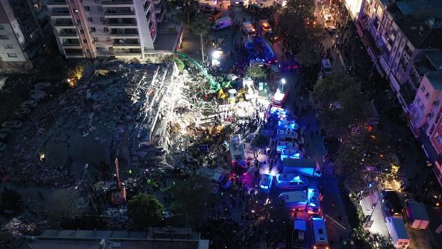 Polis telsizindeki konuşmalar İzmirdeki felaketi gözler önüne serdi
