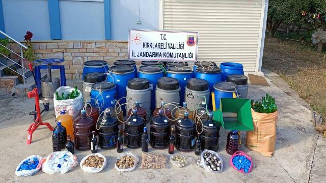 Kırklarelinde 2 bin 560 litre kaçak içki ele geçirildi