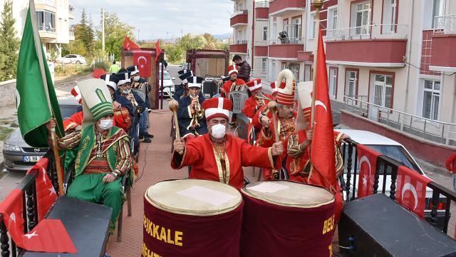 Tır dorsesinde mehter takımlı "29 Ekim" kutlaması