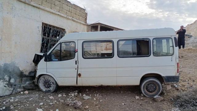Tarım işçilerini taşıyan minibüs duvara çarptı: 15 yaralı