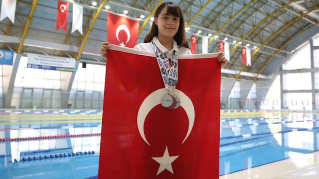 Özel sporcu Ada Zehra Anlatıcının 4 dünya rekoru mutluluğu